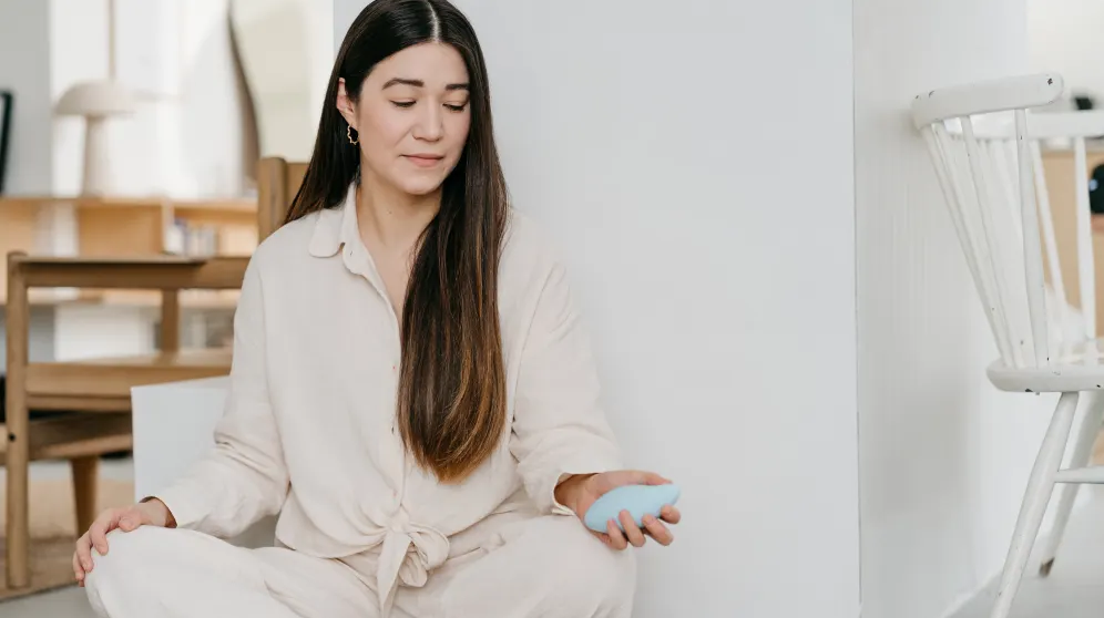 woman using moonbird